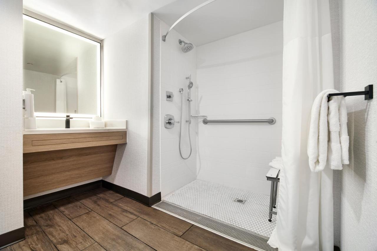 King Room Roll Shower Mobility Accessible