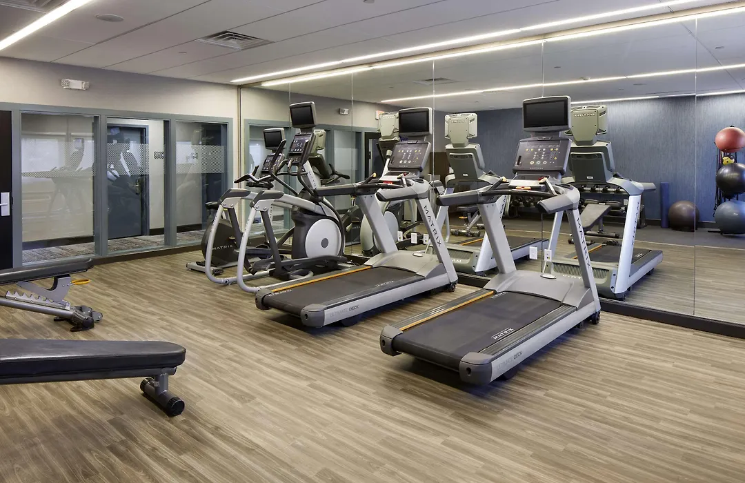 Hampton Inn Newark Airport-1