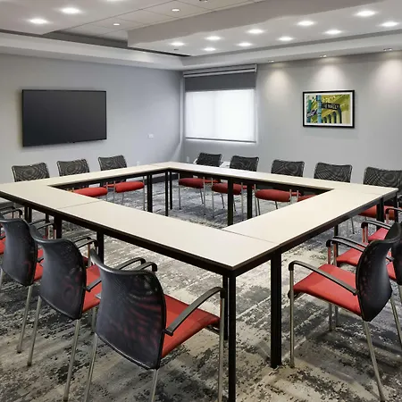 Hampton Inn Newark Airport-2