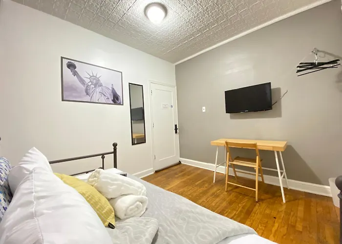 Best Room To Visit Nyc-Subway Access Newark